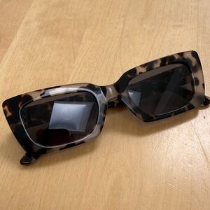 Illesteva Wilson Tortoise Sunglasses